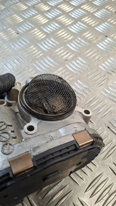 Mercedes-Benz Drosselklappe W203 2.0B OE 1111410325 image 4