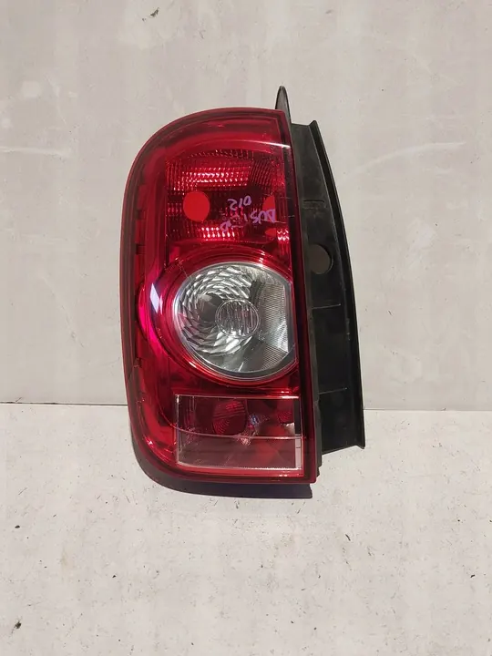 Dacia Duster I Lámpara Trasera Izquierda Europa image 3