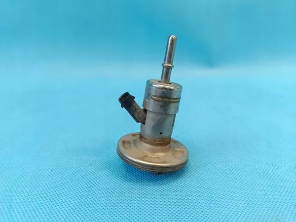 Inyector AdBlue OEM 05L131113R para Skoda Superb 3 image 4