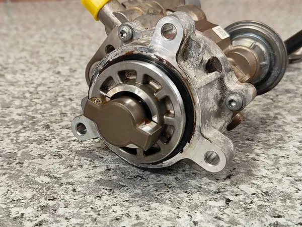 Brandstofinjectiepomp 7613933 BMW N53 N54 N55 2.5i 3.0i image 6