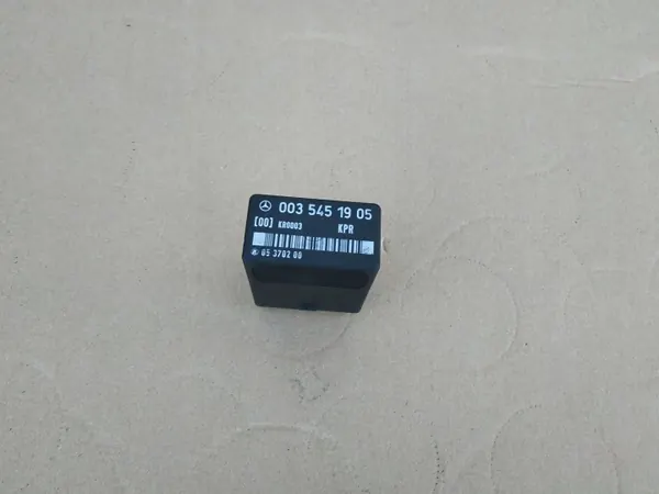 Relais de pompe à carburant OEM 0035451905 Mercedes W124/W201 image 2