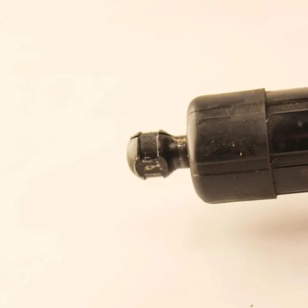 Nissan X-Trail T32 2016 Vänster Baklucka Dämpare OEM image 2