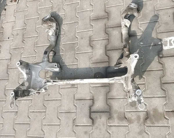 AUDI A4 B8 A5 8T Support Moteur 3.0 TDI image 2