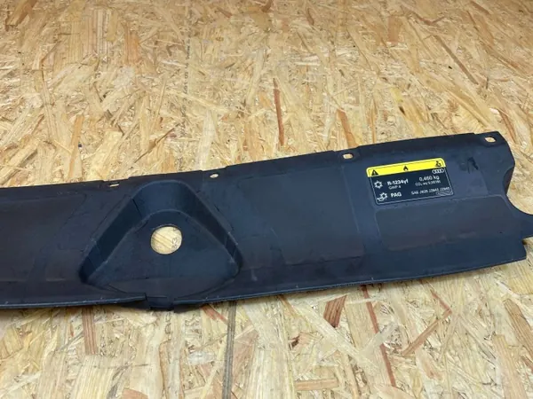 Capa de cinto dianteira OEM 8Y0121285 para Audi A3 8Y image 4