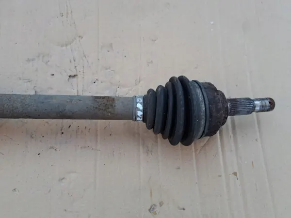 Semi-eixo esquerdo OEM para Citroen C5 III X7 2.0 16V image 3