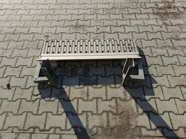 Iveco OE Step for Daily 06-14 Van - Used Condition image 3