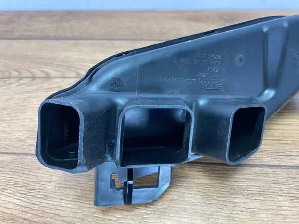 Cadre de grille d'aération OEM LJ6B18C299AC Ford Escape image 3