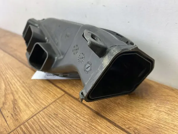 Cadre de grille d'aération OEM LJ6B18C299AC Ford Escape image 6