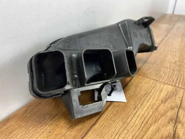 Cadre de grille d'aération OEM LJ6B18C299AC Ford Escape image 7