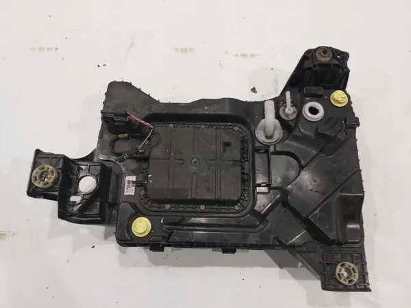 Tanque AdBlue usado OEM P1002560 para Peugeot 308/5008 image 3