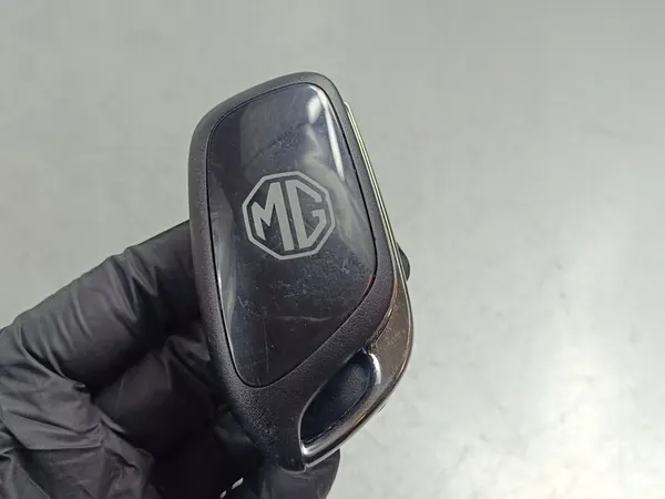 Clé ou carte MG HS 2025 FOB45674 image 4