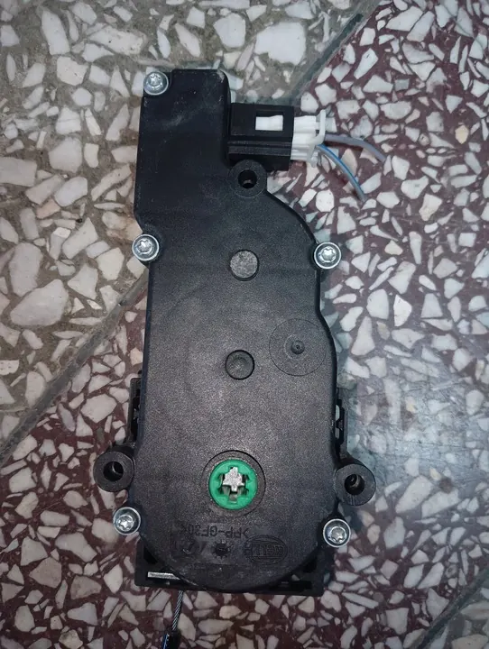 Bagagelås med Aktuator Mercedes W204 Kombi image 2