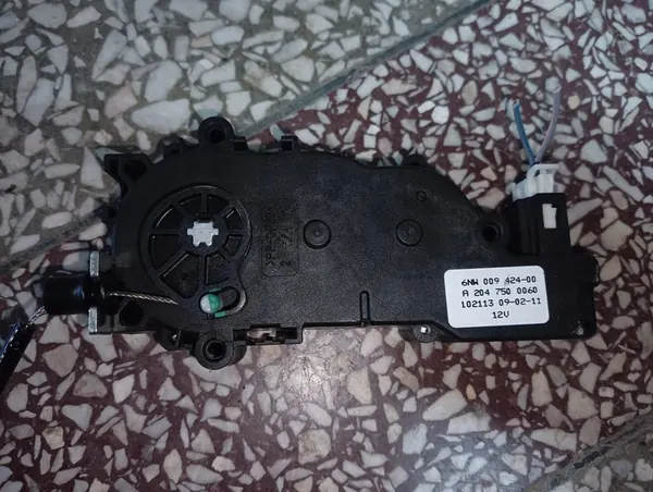 Bagagelås med Aktuator Mercedes W204 Kombi image 3