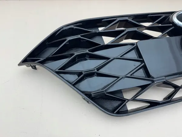 Hyundai I20 Voor Grille OEM 86351-Q0200 - Gebruikt image 3