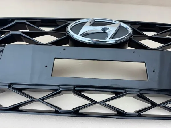 Hyundai I20 Voor Grille OEM 86351-Q0200 - Gebruikt image 4