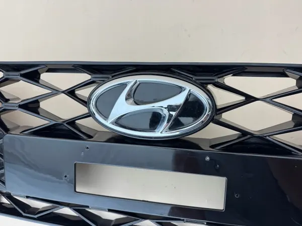 Hyundai I20 Voor Grille OEM 86351-Q0200 - Gebruikt image 7