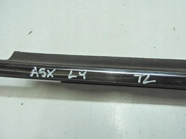 Mitsubishi ASX I 10-12 Vänster bakre kromfönsterlist FSX8403 image 6