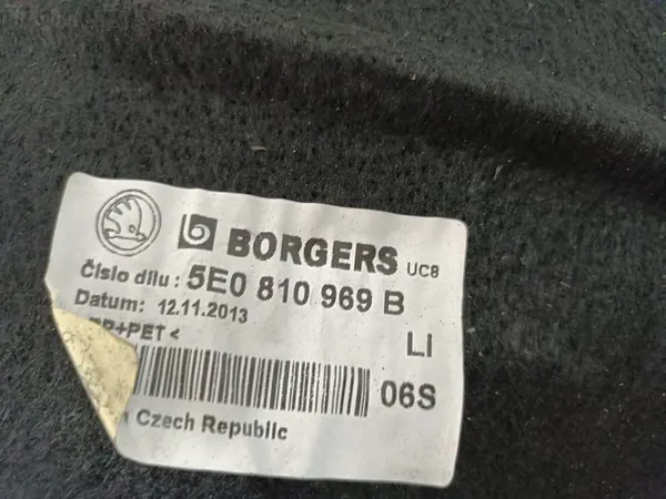 Left Rear Wheel Arch Skoda Octavia III image 2