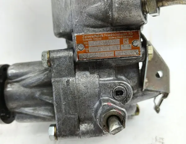 Bomba de direção assistida Mercedes W124 D 2.0 OEM 7682900110 image 3