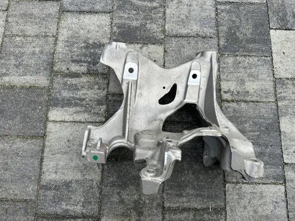Soporte de montaje Audi 8MA399296 usado - 295mm image 2