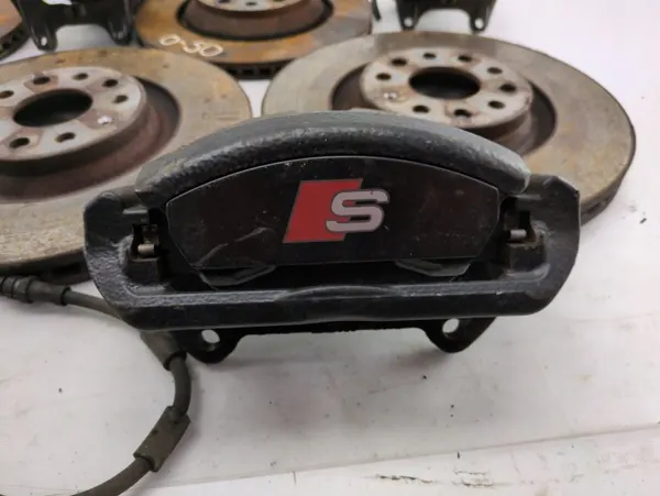 Juego discos y pinzas freno Audi A3 8Y 2021 OEM 660CTRLMO14AZ image 3