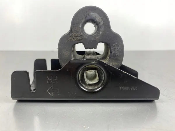 Nissan Rogue 2021 Uitlaatbeugel image 2