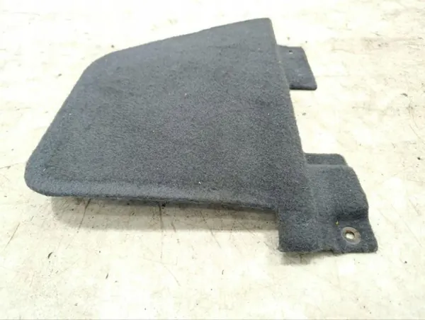 Maserati LEVANTE 2017 höger bagageutrymmesfoder OEM 081574806 image 3