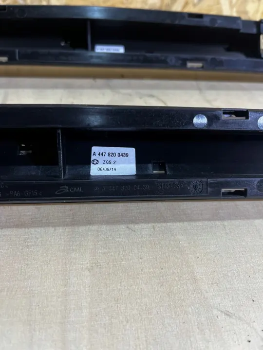 Lampe LED Mercedes OEM A 447 820 0439 Occasion image 3