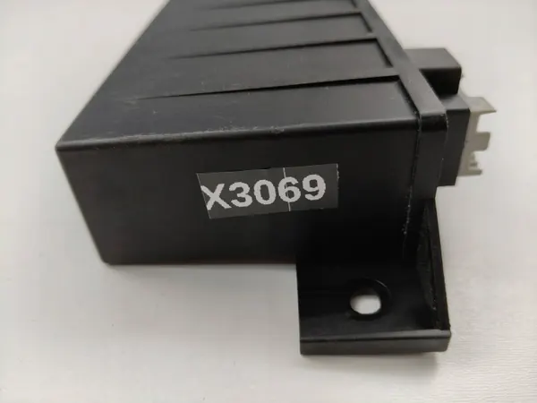 Module de contrôle toit Mitsubishi Colt Cabrio OEM 9557610 image 4