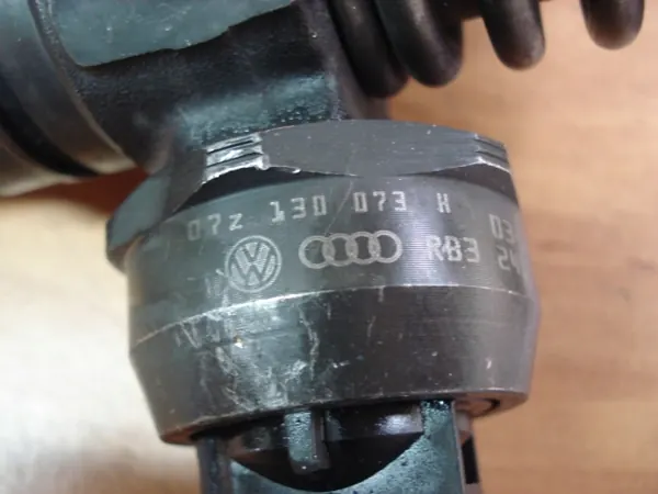 VW Touareg Audi 5.0 TDI Injector 07Z130073H image 3