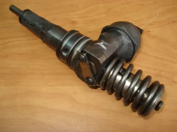 VW Touareg Audi 5.0 TDI Injector 07Z130073H image 7