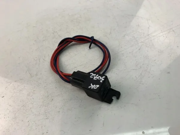 Relais Toyota Avensis T25 OEM 8961AHD1 - Occasion image 2