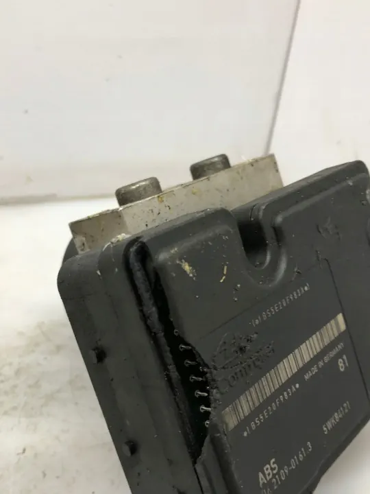 Controlador Bomba ABS OEM 06.2109-0161.3 - Usado image 4