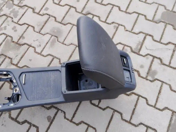 VW TIGUAN II 2023 2.0 TDI Middenconsole 5NB862531 image 3