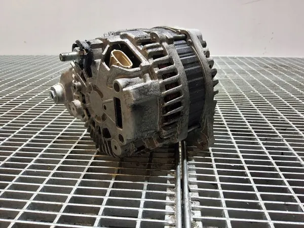 Nissan Elgrand 2004 Vaihtovirtageneraattori image 6