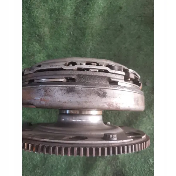 AUDI A4 B8 Volant Bi-Masse 0B1141015B image 3