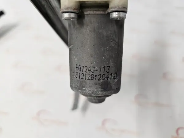 OEM 9682808880 Moteur élévateur droit avant image 10