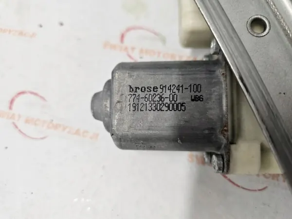 OEM 9682808880 Moteur élévateur droit avant image 9