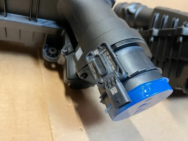 Ilmansuodattimen kotelo Audi Q3 83A Audi A3 8Y0 OEM image 4