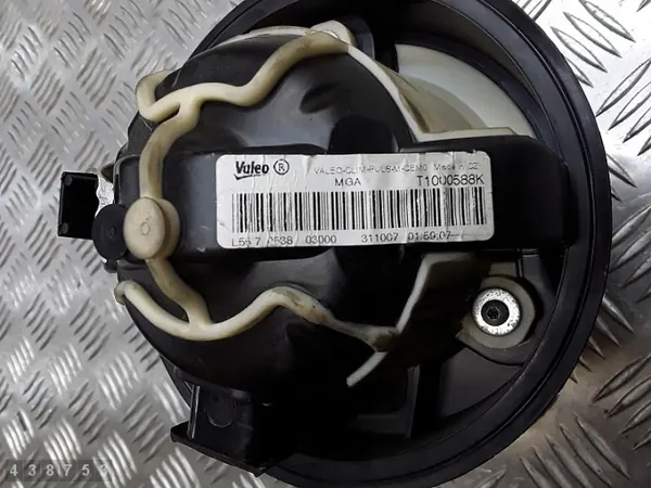 Peugeot Lämmityspuhallin OEM T1000588K - Käytetty image 5