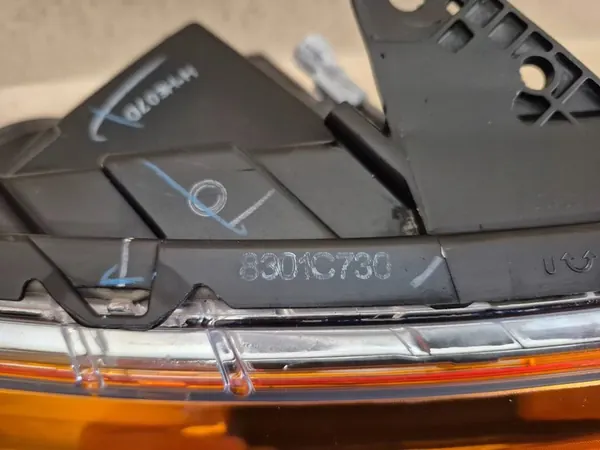 Faros derecho Mitsubishi L200 Europa 8301C730 image 10