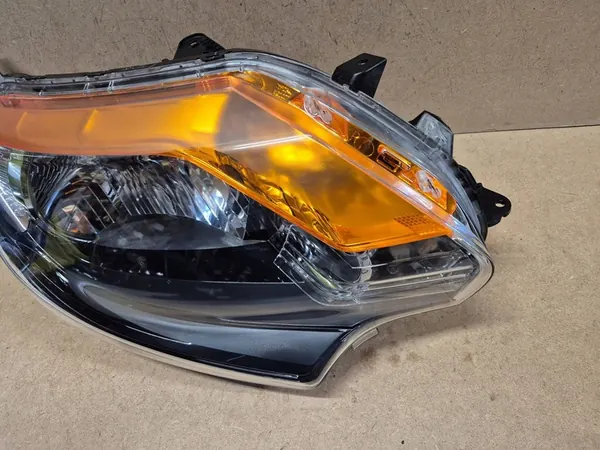 Faros derecho Mitsubishi L200 Europa 8301C730 image 4