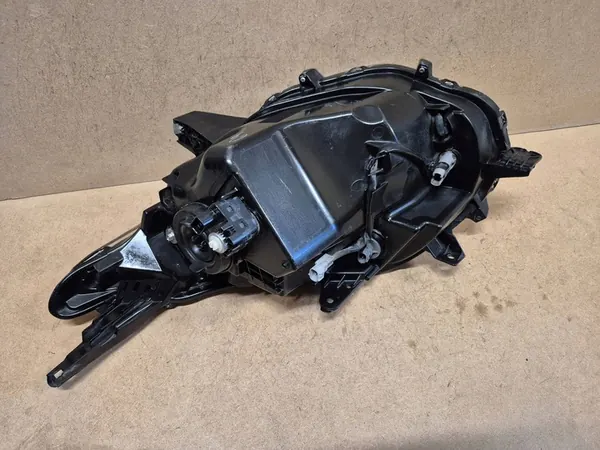 Faros derecho Mitsubishi L200 Europa 8301C730 image 8