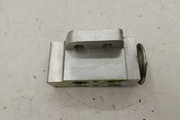 Ilmastointijäähdyttimen venttiili AUDI 2.0L Diesel image 3