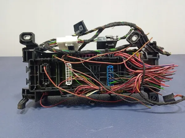 Caja de Fusibles Mercedes OEM A2465400040 - Usado image 7