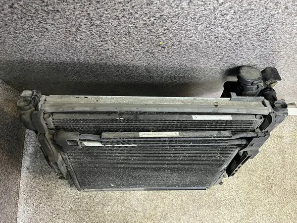 Conjunto de radiadores de agua y AC BMW X3 E83 OEM image 3