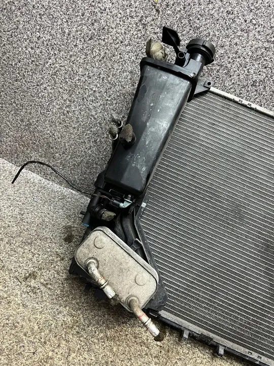 Conjunto de radiadores de agua y AC BMW X3 E83 OEM image 5