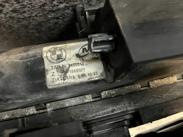 Conjunto de radiadores de agua y AC BMW X3 E83 OEM image 6