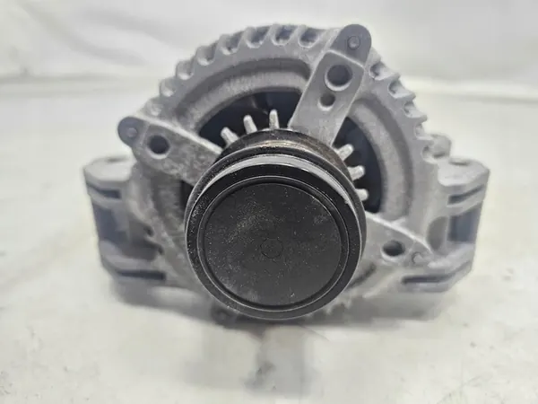 Jeep Grand Cherokee WK2 3.6 V6 Vaihtovirtageneraattori image 3