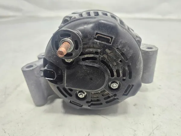 Jeep Grand Cherokee WK2 3.6 V6 Vaihtovirtageneraattori image 5